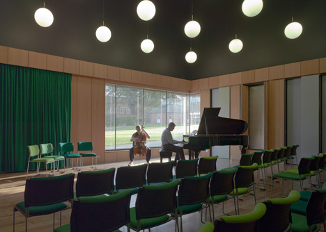 Communication Centre at Pangbourne College by Mitchell Taylor Workshop