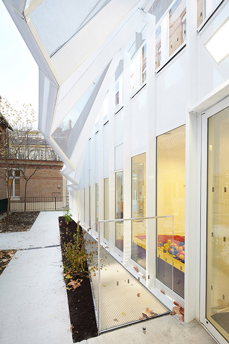 Epée de Bois by h2o architectes
