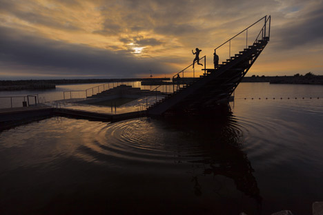 Hasle Harbour Bath by White Arkitetker