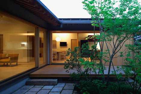 House of Nagahama by Takashi Okuno