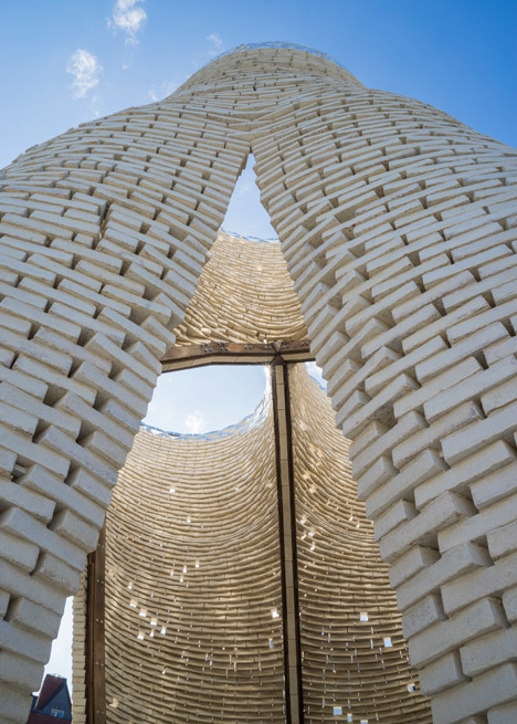 Tower of "grown" bio-bricks by The Living opens at MoMA PS1