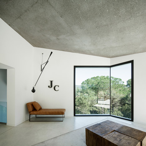 House in Llavaneres by Mirag