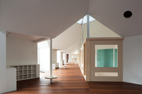 Nursery in Kashiwa City by Soichi Yamasaki