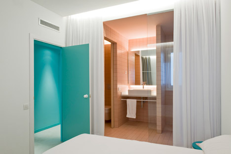 Rocha Apartment by Colombo and Serboli Architecture