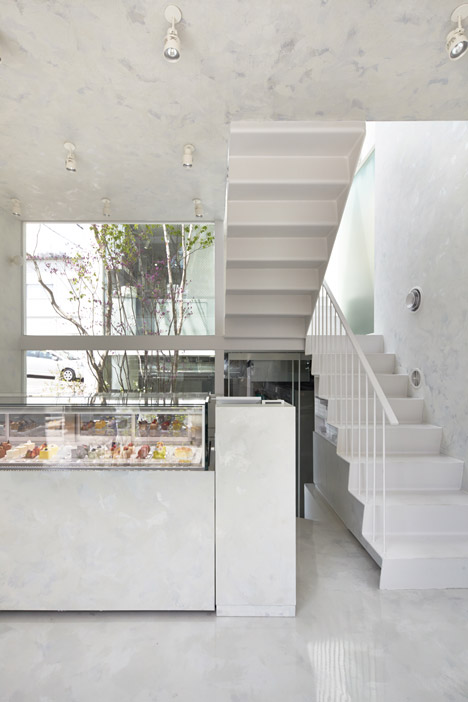 L'Espoir Blanc cafe and sweet shop by Yuko Nagayama