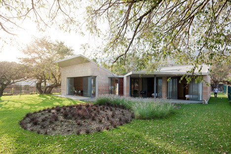 Casa Ajijic by Tatiana Bilbao