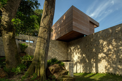 Casa AL by Studio Arthur Casas photos by Fernando Gurra