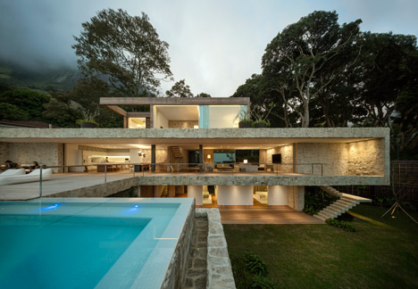 Casa AL by Studio Arthur Casas photos by Fernando Gurra