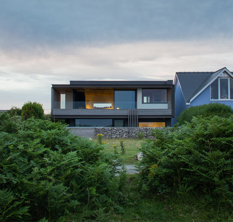Cliff House by Hyde and Hyde