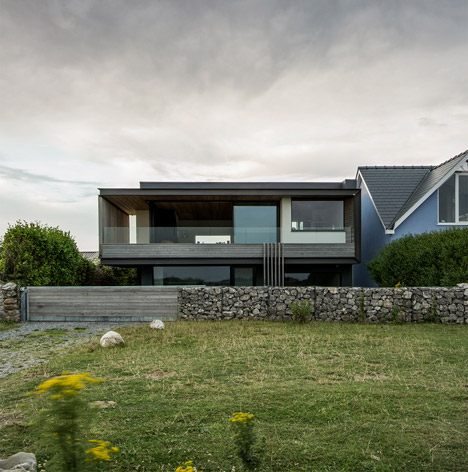 Cliff House by Hyde and Hyde
