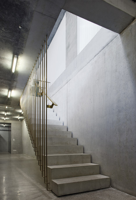 Deruyte Childrens Shoe Shop by ONO