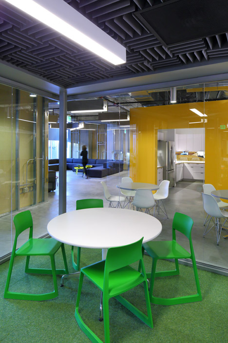 Funny Or Die Offices by Clive Wilkinson