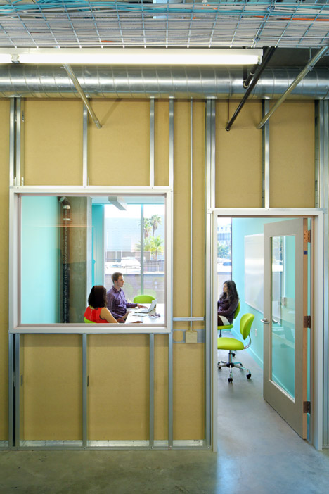 Funny Or Die Offices by Clive Wilkinson