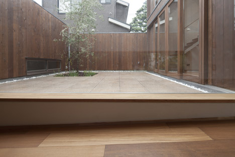 House in Komae by Architecture Cafe