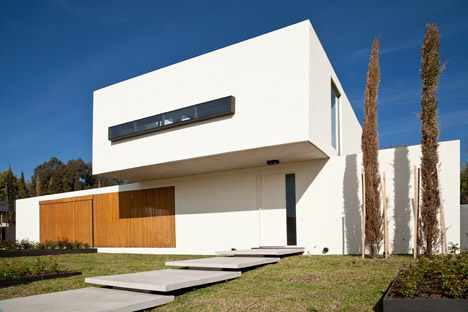 Pedro House by VDV ARQ