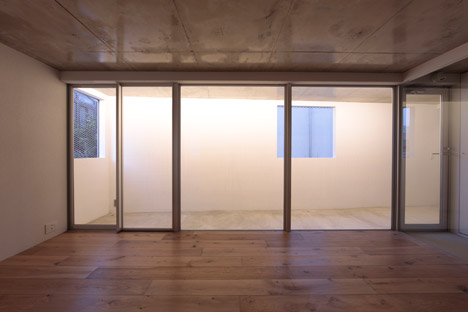 RC structured apartment building in Tokyo by Oggi
