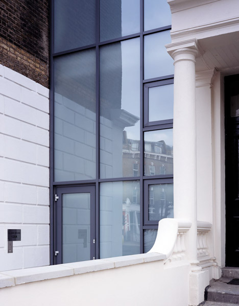 Sliver House by Boyarsky Murphy Architects slots into a three-metre-wide space