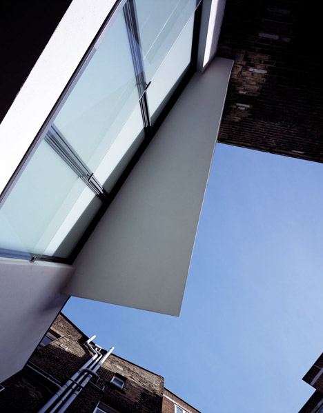 Sliver House by Boyarsky Murphy Architects slots into a three-metre-wide space