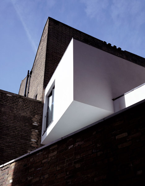Sliver House by Boyarsky Murphy Architects slots into a three-metre-wide space