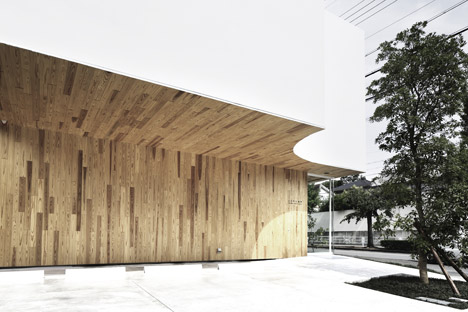 Timber Dentistry by Kohki Hiranuma