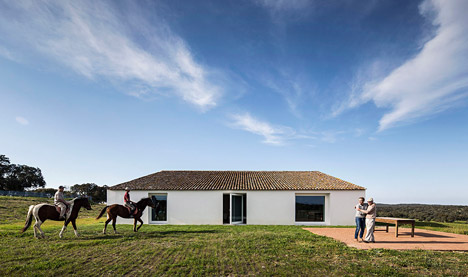 Casa no Tempo by Aires Mateus