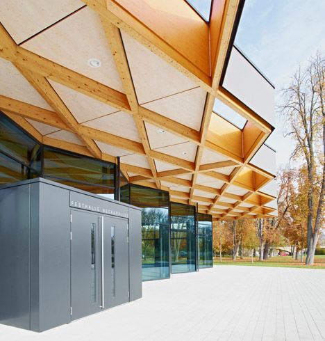 Festival Hall Neckarallee by Ackermann and Raff-