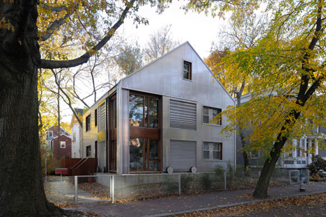 Polycarbonate house in Cambridge by Manfredo di Robilant