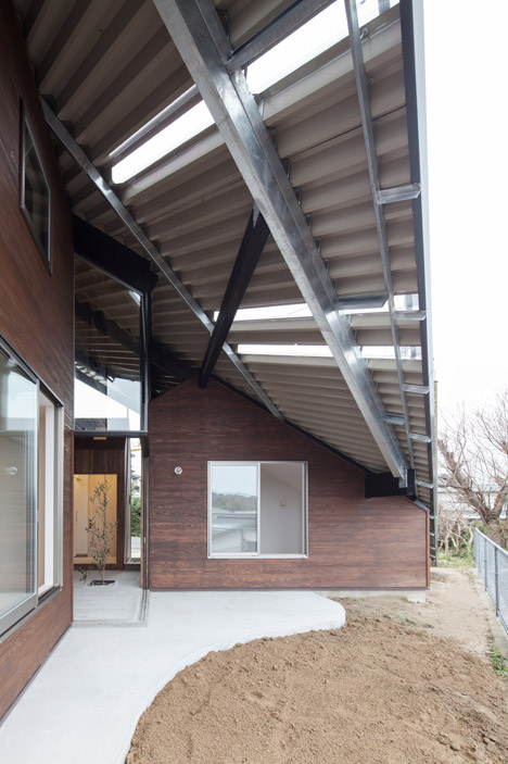 Rain Shelter House by Y+M Design