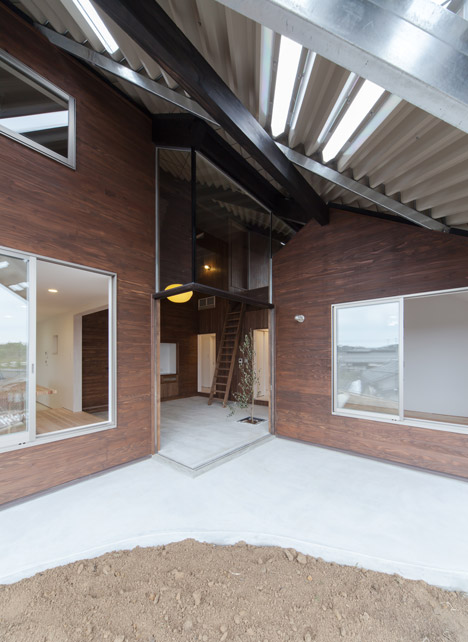 Rain Shelter House by Y+M Design