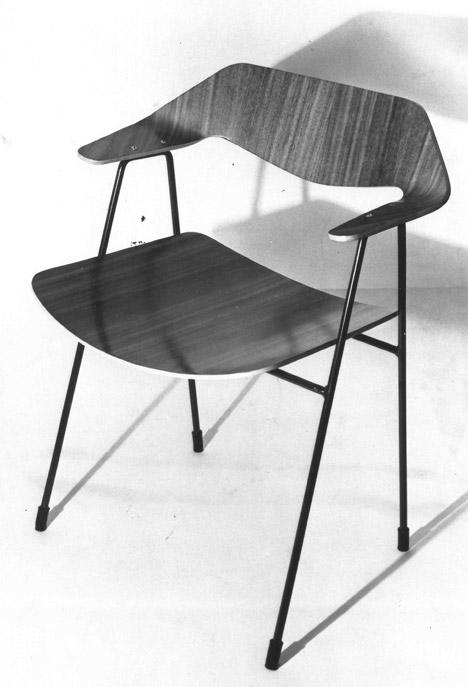 Robin Day 675 chair