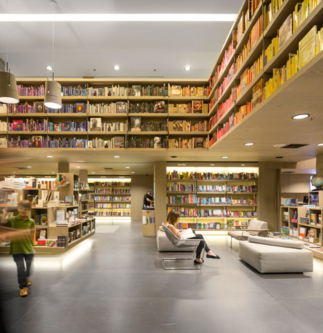 Saraiva Bookstore by Studio Arthur Casas
