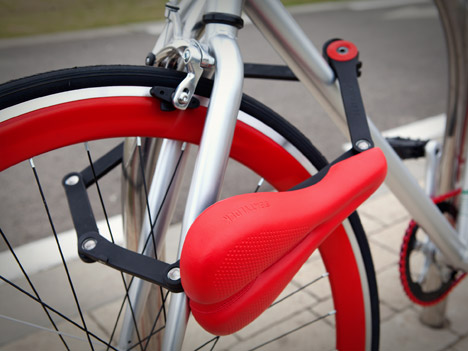 Seatylock saddle and lock