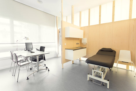 Sendagrup Medical Centre by Pauzarq