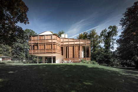 Villa by the Lake by Alexander Diem