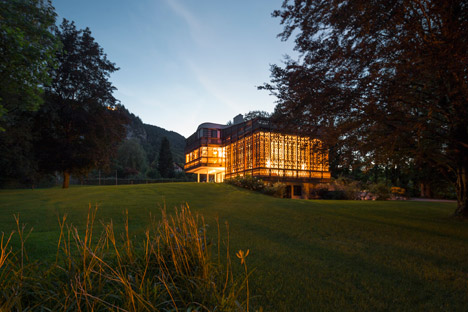 Villa by the Lake by Alexander Diem