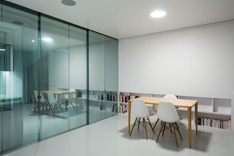 A029 apartment by Camarim Arquitectos
