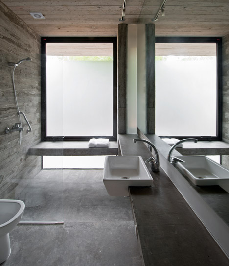 Casa SV by Luciano Kruk Arquitectos