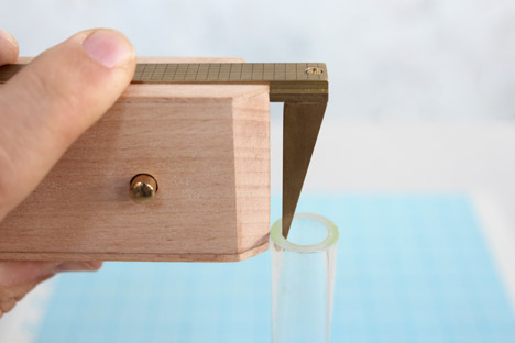 Digital Calliper by Unfold
