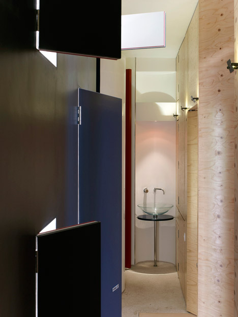 Elgin Crescent apartment by Andrew Pilkington