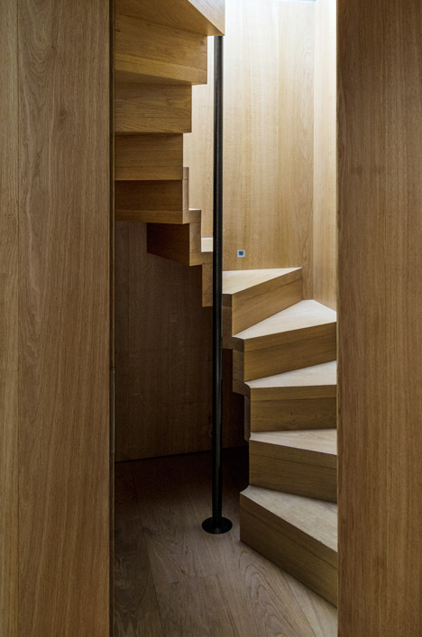 House in Oxfordshire by Peter Feeny Architects