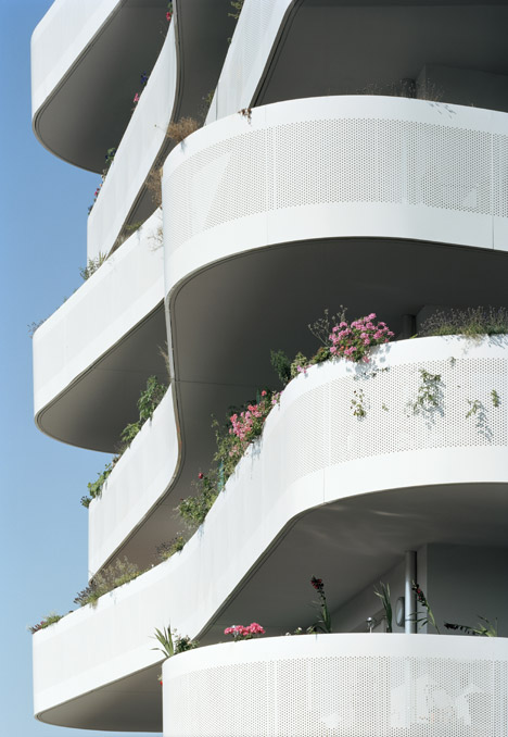 Housing by ECDM Architectes