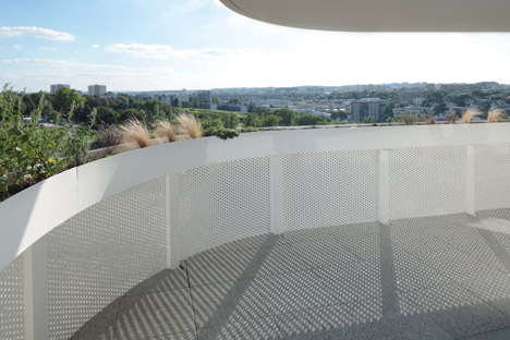 Housing by ECDM Architectes