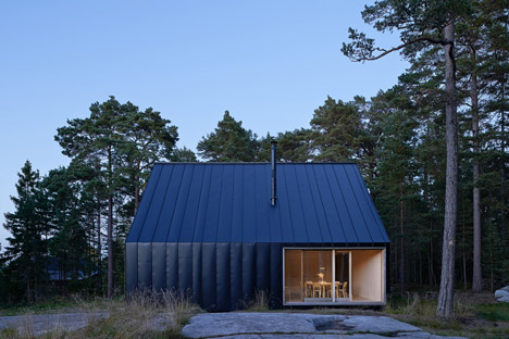 Husaro_House_by_Tham_and_Videgard_dezeen_0_1000