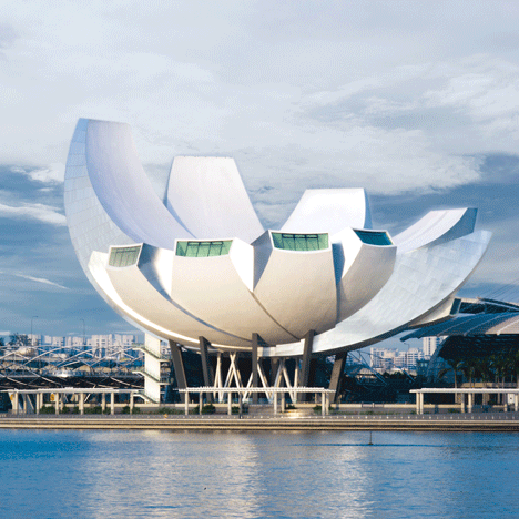 Marina Bay Sands by Moshe Safdie