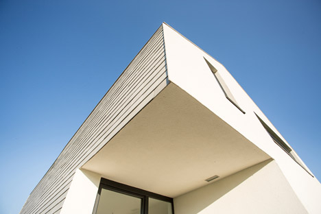 omHOUSE by insert studio