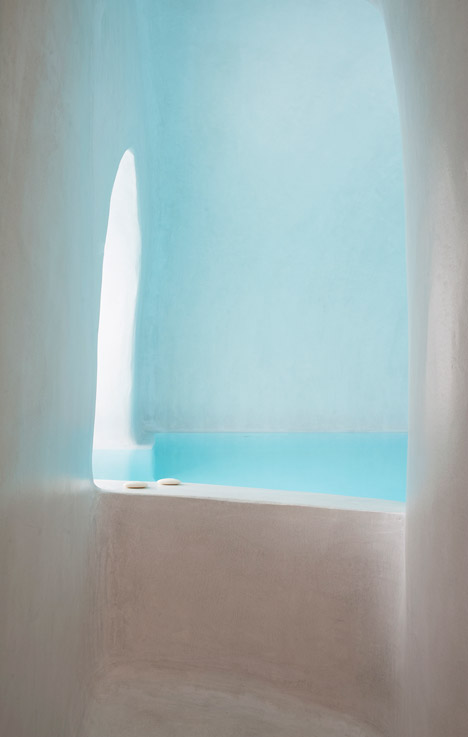 A Holiday House in Santorini Island by Alexandros Kapsimalis and Marianna Kapsimalis