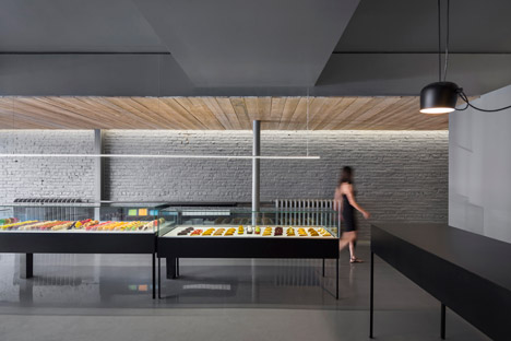 A-La-Folie-by-Anne-Sophie-Goneau_dezeen_468_0