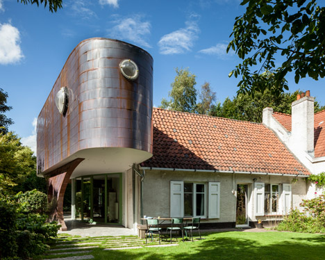 A-copper-annex-to-a-fermette-by-Vens-Vanbelle-architecture_dezeen