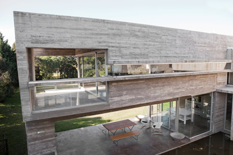 Casa Torcuato by Estudio Besonias Almeida