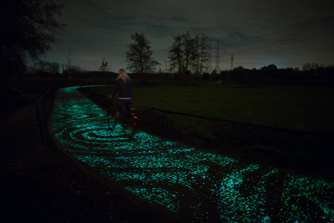 Daan Roosegaarde's Van Gogh Bicycle Path